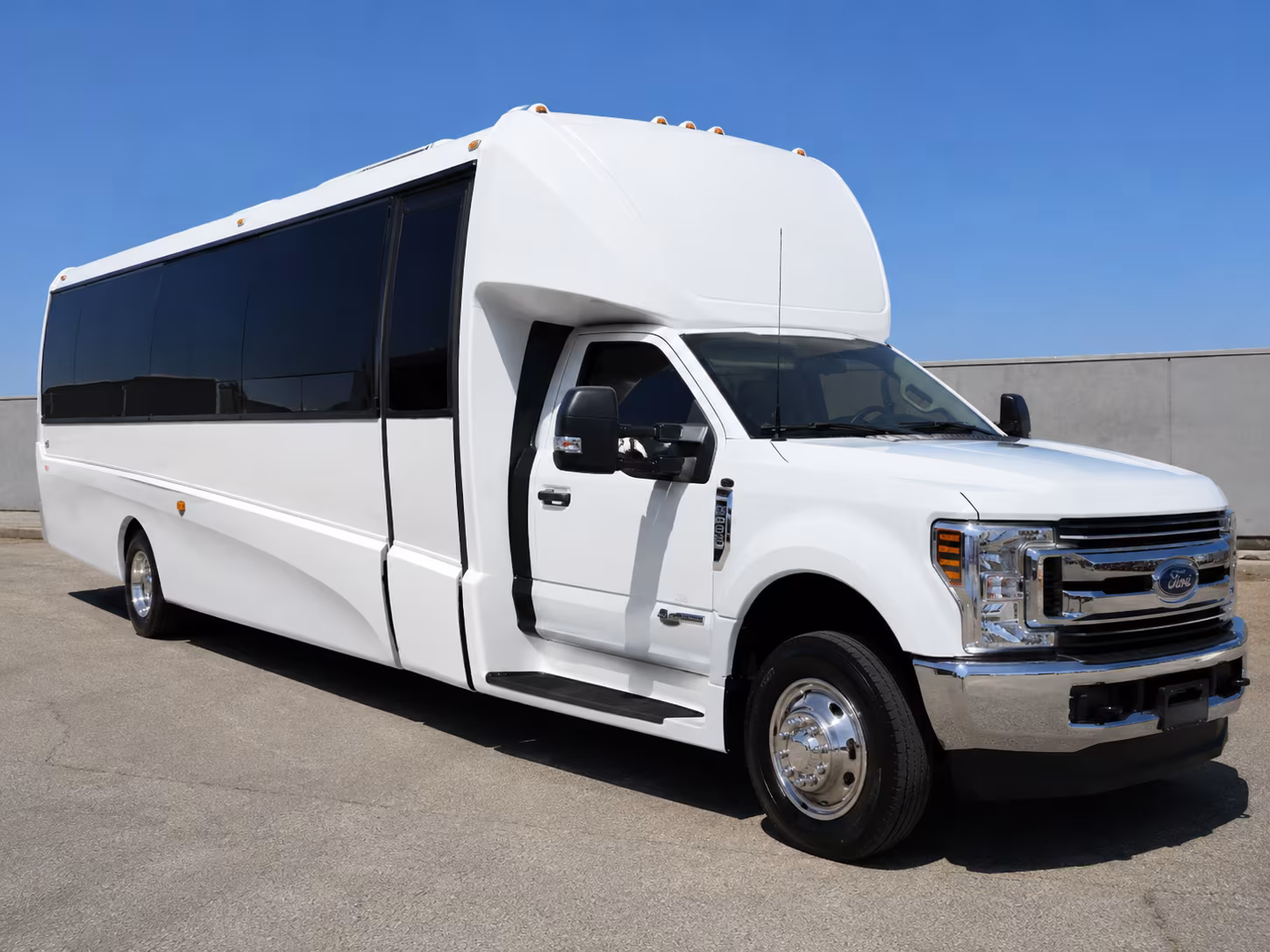 Davie Airport Shuttle & Transportation party bus exterior