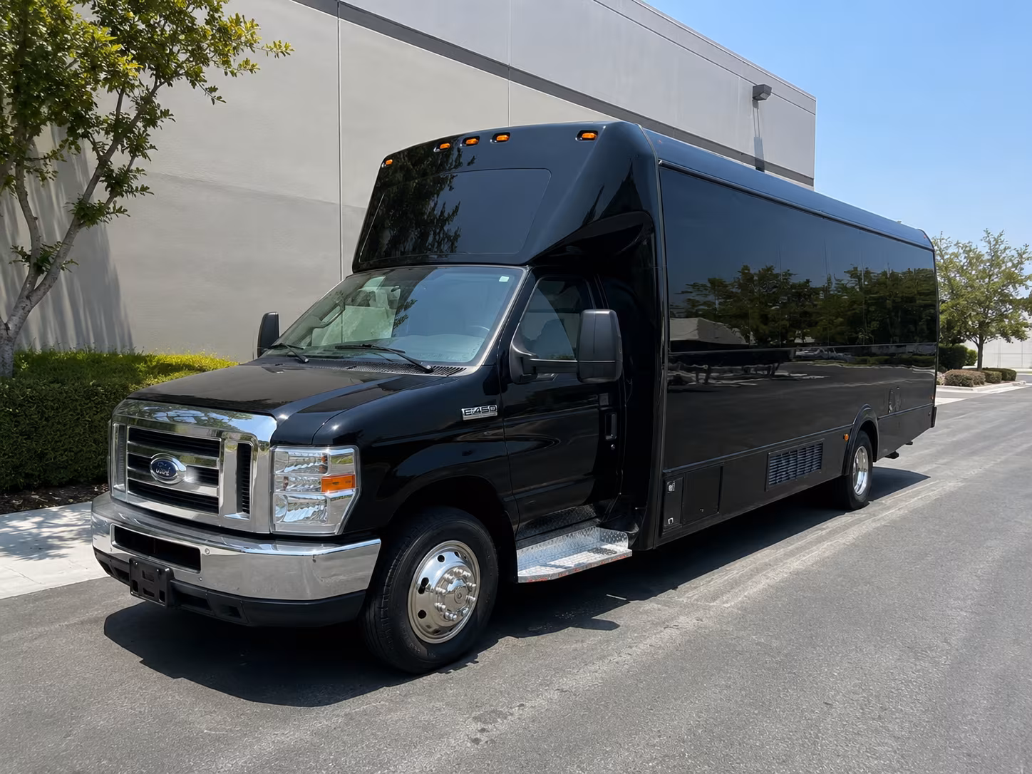 Davie Birthday, Sweet 16, & Quinceañera Transportation party bus interior