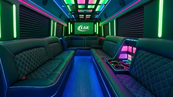 hollywood 20 passenger party bus